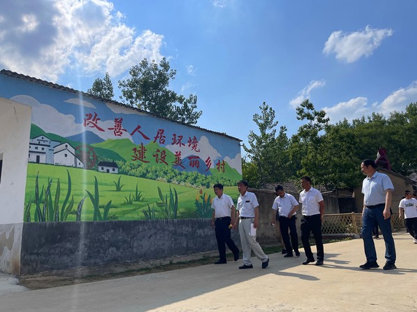 图为石沛镇人大在黄栗树孙冲调研_副本.jpg